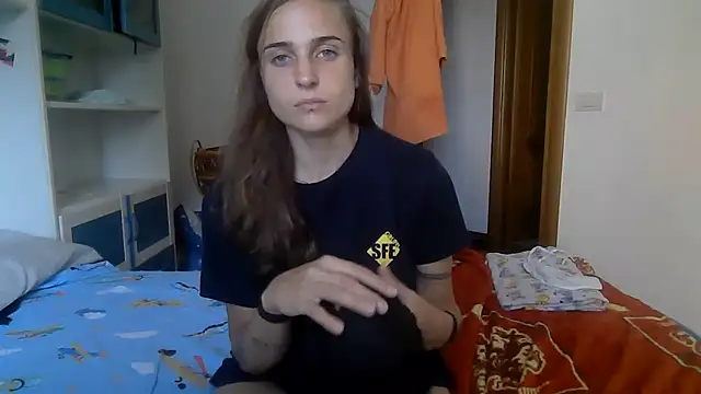 Snapshot of SinnEmily chatting on July 14, 2026, 6:40 am SinnEmily online show from July 14, 2026, 6:40 am