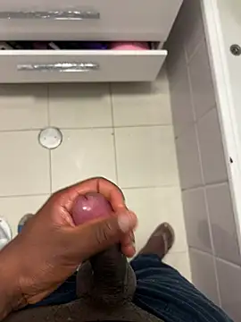 negrinho5 online show from April 13, 2026, 1:00 am