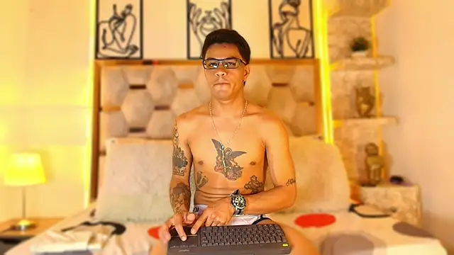 Andrew Haalls online show from November 13, 2025, 7:57 pm