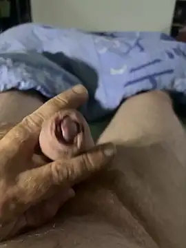 Snapshot of Ilovemilf1 chatting on May 19, 2026, 6:36 pm Ilovemilf1 online show from May 19, 2026, 6:36 pm