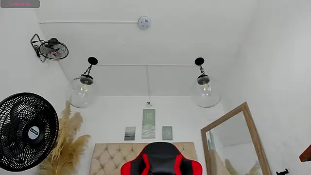 hathor  01 online show from December 3, 2025, 3:25 am