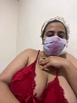 Snapshot of WildNour chatting on March 4, 2026, 1:39 pm WildNour online show from March 4, 2026, 1:39 pm