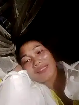 Snapshot of doggy-00 chatting on October 28, 2025, 2:09 pm doggy-00 online show from October 28, 2025, 2:09 pm