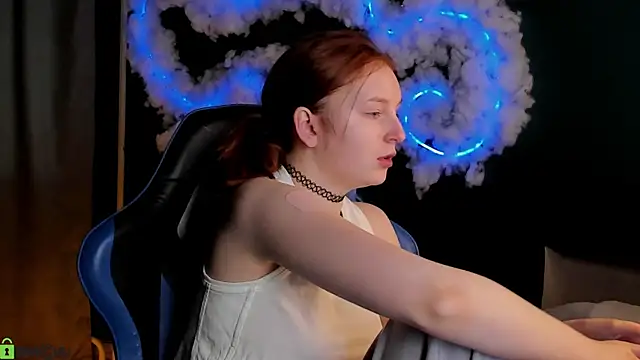 AngelWisee online show from May 8, 2026, 3:01 am
