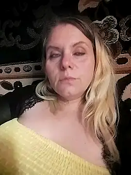 Lana-murr online show from December 4, 2025, 8:01 am