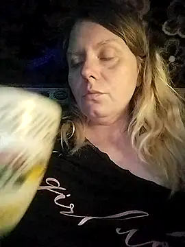 Lana-murr online show from April 15, 2026, 6:04 pm