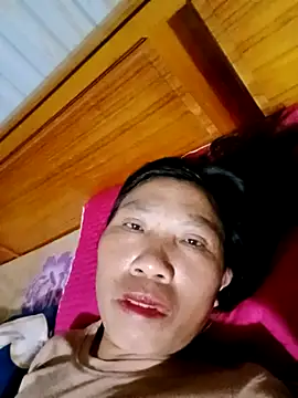 bella-la online show from October 29, 2025, 6:09 pm