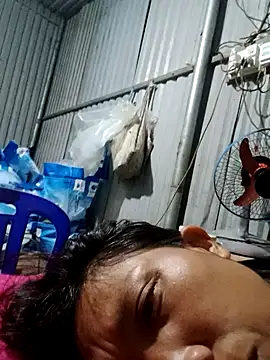 bella-la online show from November 1, 2025, 7:27 pm