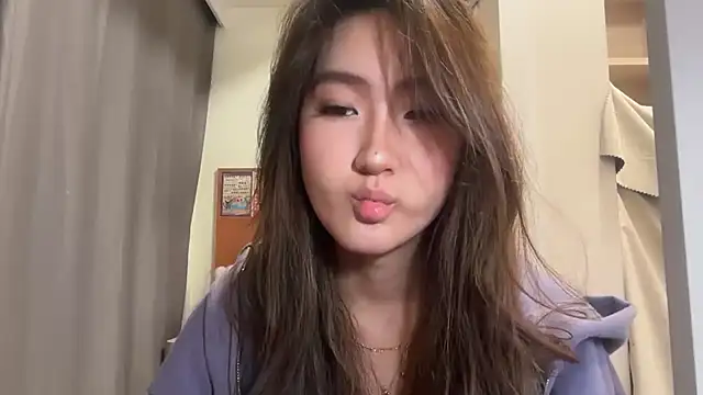 Snapshot of AlishaCheng chatting on January 6, 2026, 4:54 pm AlishaCheng online show from January 6, 2026, 4:54 pm