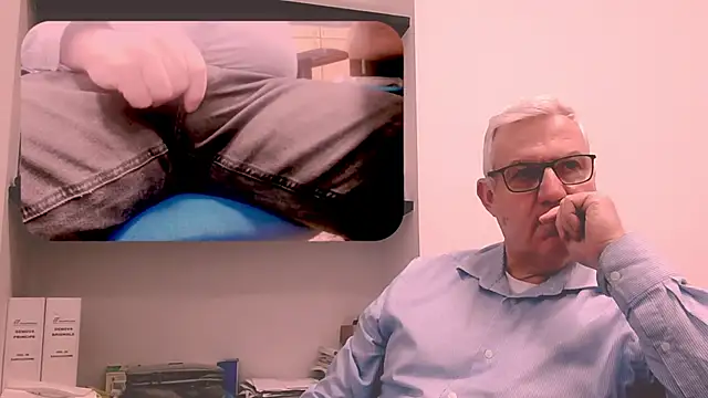 Snapshot of Diegoriv71 chatting on February 19, 2026, 9:38 am Diegoriv71 online show from February 19, 2026, 9:38 am