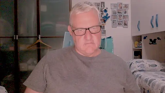 Snapshot of Diegoriv71 chatting on July 3, 2026, 10:16 pm Diegoriv71 online show from July 3, 2026, 10:16 pm