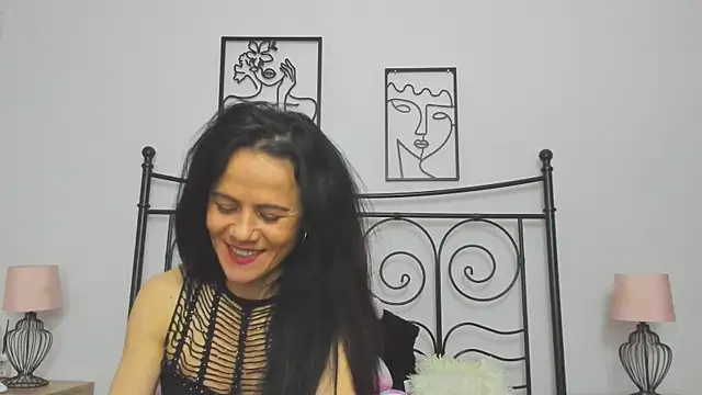 Snapshot of brianaflynt chatting on November 3, 2025, 9:05 pm brianaflynt online show from November 3, 2025, 9:05 pm