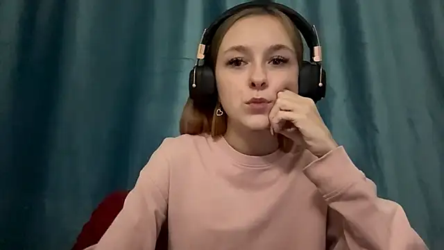 HOTBellakle online show from November 4, 2025, 3:11 pm