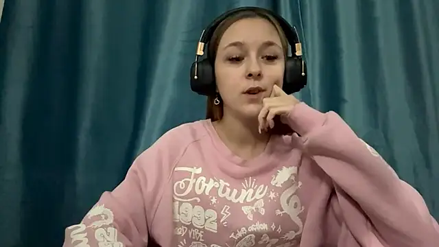 HOTBellakle online show from November 7, 2025, 3:12 pm