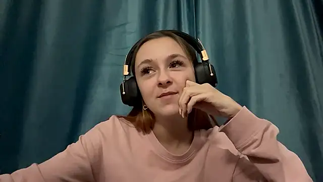 HOTBellakle online show from November 14, 2025, 3:11 pm