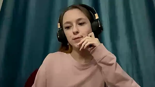 HOTBellakle online show from November 15, 2025, 3:08 pm