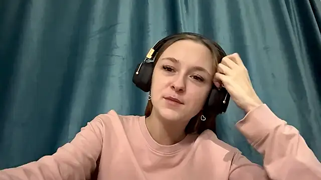 HOTBellakle online show from November 18, 2025, 3:05 pm