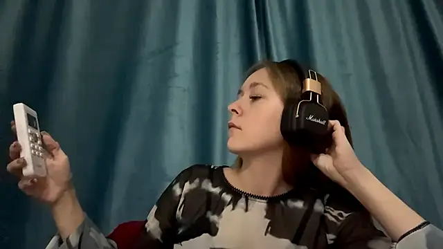 HOTBellakle online show from November 23, 2025, 3:12 pm