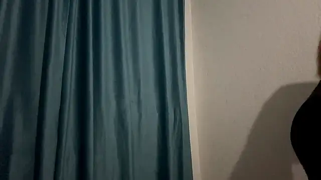 HOTBellakle online show from November 30, 2025, 3:27 pm