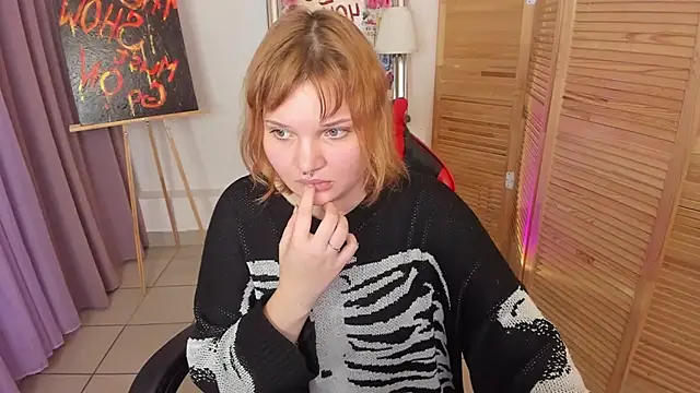 Snapshot of babyyullii chatting on November 10, 2025, 8:35 am babyyullii online show from November 10, 2025, 8:35 am