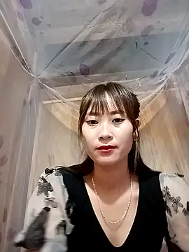 Snapshot of Em_xinh01 chatting on November 1, 2025, 10:06 am Em xinh01 online show from November 1, 2025, 10:06 am