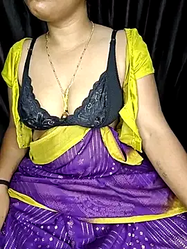 shreyareddy99 online show from February 4, 2026, 12:27 am