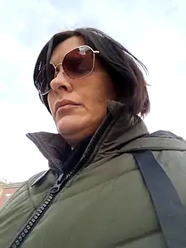 Piediniecollant online show from March 18, 2026, 11:13 am