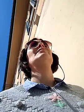 Piediniecollant online show from April 9, 2026, 10:20 am