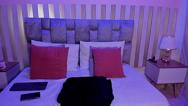 Scarlett  lace online show from October 31, 2025, 11:33 am