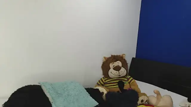 Snapshot of EmmilyConnor chatting on June 11, 2026, 2:26 pm EmmilyConnor online show from June 11, 2026, 2:26 pm