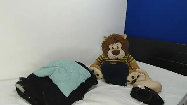 Snapshot of EmmilyConnor chatting on June 16, 2026, 2:52 pm EmmilyConnor online show from June 16, 2026, 2:52 pm