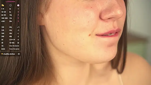 LoreeScialdone online show from November 19, 2025, 7:14 pm