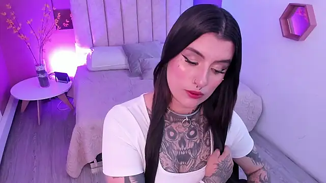 mia jagger online show from February 6, 2026, 8:12 pm