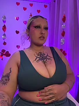 pinkbaddie777 online show from February 8, 2026, 2:48 am