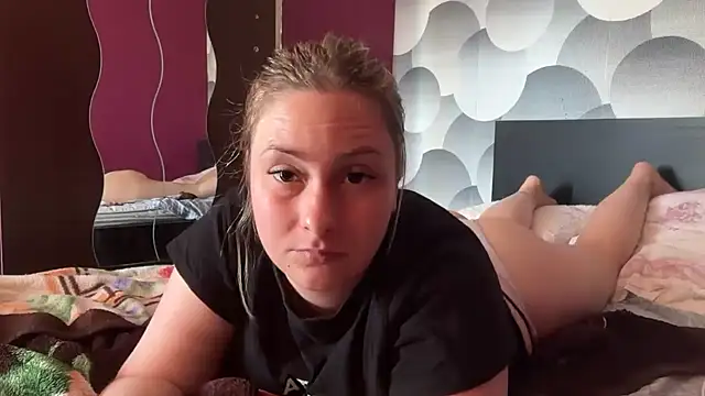 Snapshot of EngelHelene chatting on July 4, 2026, 9:37 am EngelHelene online show from July 4, 2026, 9:37 am