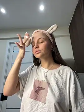 Snapshot of KissMeSashaPlz chatting on October 31, 2025, 1:17 am KissMeSashaPlz online show from October 31, 2025, 1:17 am