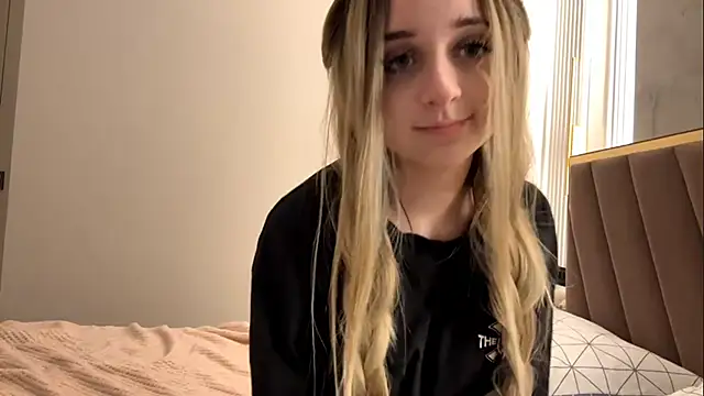 Snapshot of lunachkame chatting on October 31, 2025, 5:14 pm lunachkame online show from October 31, 2025, 5:14 pm