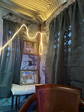  bitesizedbabe online show from March 10, 2026, 9:47 am