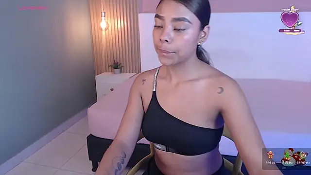 SoffiaDams2 online show from November 25, 2025, 11:43 am