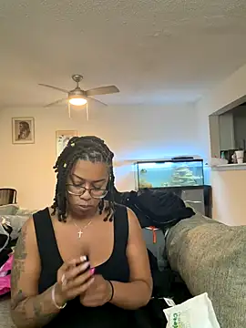 Snapshot of bbbdent chatting on October 30, 2025, 7:36 pm bbbdent online show from October 30, 2025, 7:36 pm