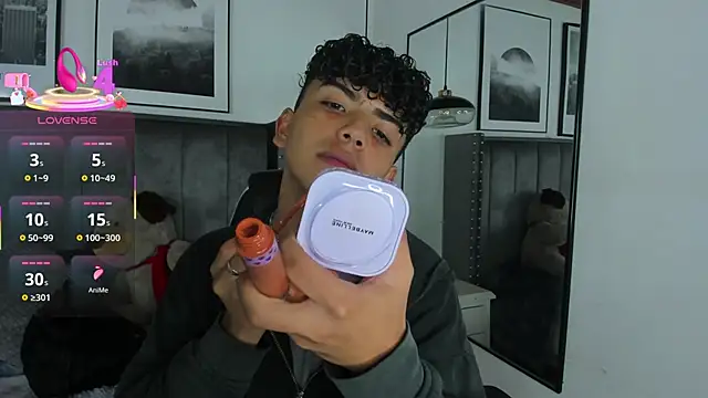 Niick Twiink online show from November 20, 2025, 9:36 pm