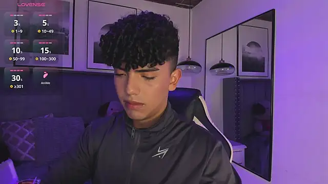 Niick Twiink online show from November 27, 2025, 7:27 pm