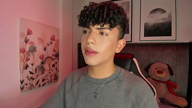 Niick Twiink online show from December 15, 2025, 7:51 pm