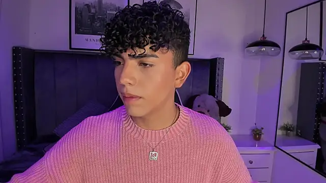 Niick Twiink online show from December 18, 2025, 7:42 pm