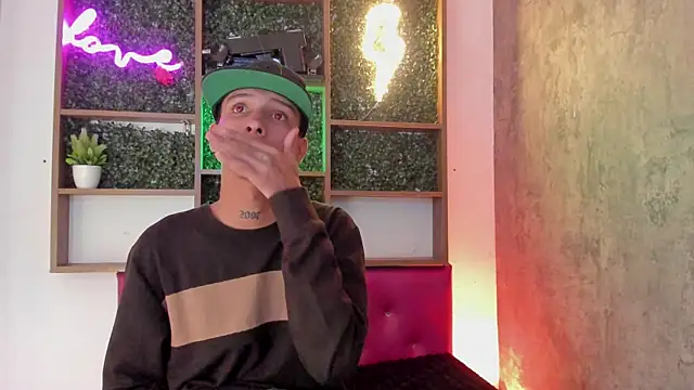 Max Steell online show from October 28, 2025, 5:44 am