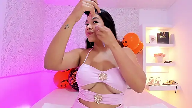 KatieBoison online show from November 1, 2025, 8:00 pm