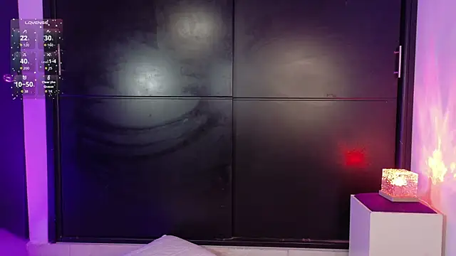 emilyy1  online show from December 16, 2025, 8:58 pm