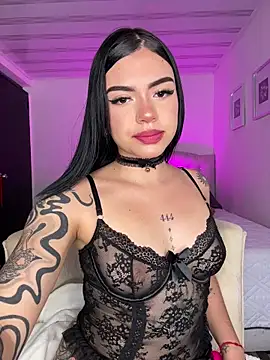 VioletEvanzz online show from November 23, 2025, 1:11 pm