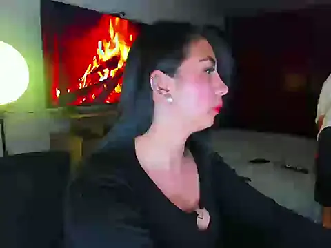 wolf tatto couple online show from October 29, 2025, 10:33 pm