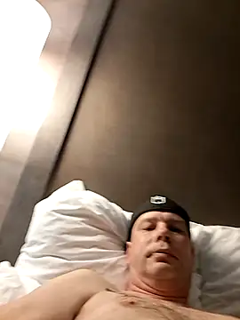 coupleinhotel online show from November 8, 2025, 9:24 pm